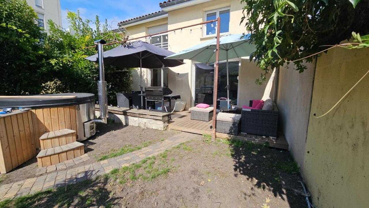 Bed To Rent - Maison Calme Avec Jacuzzi Sous Supplement Bordeaux Exterior foto