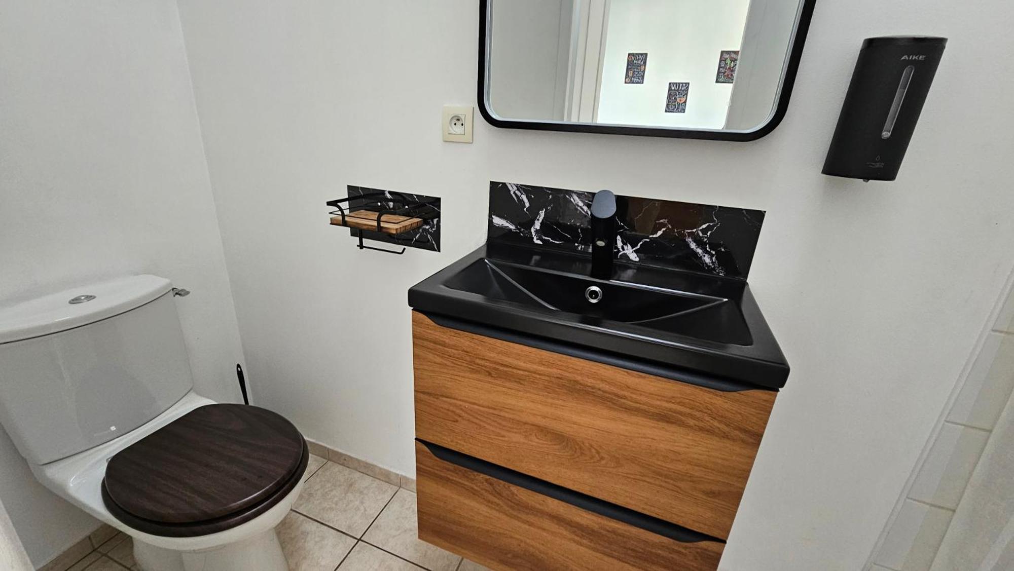 Bed To Rent - Maison Calme Avec Jacuzzi Sous Supplement Bordeaux Exterior foto