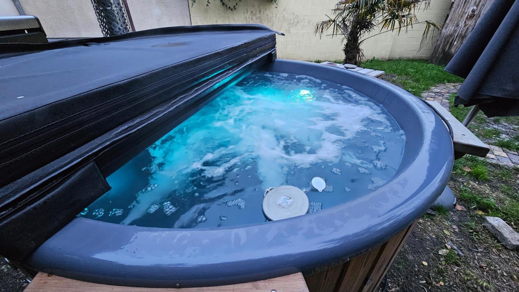 Bed To Rent - Maison Calme Avec Jacuzzi Sous Supplement Bordeaux Exterior foto